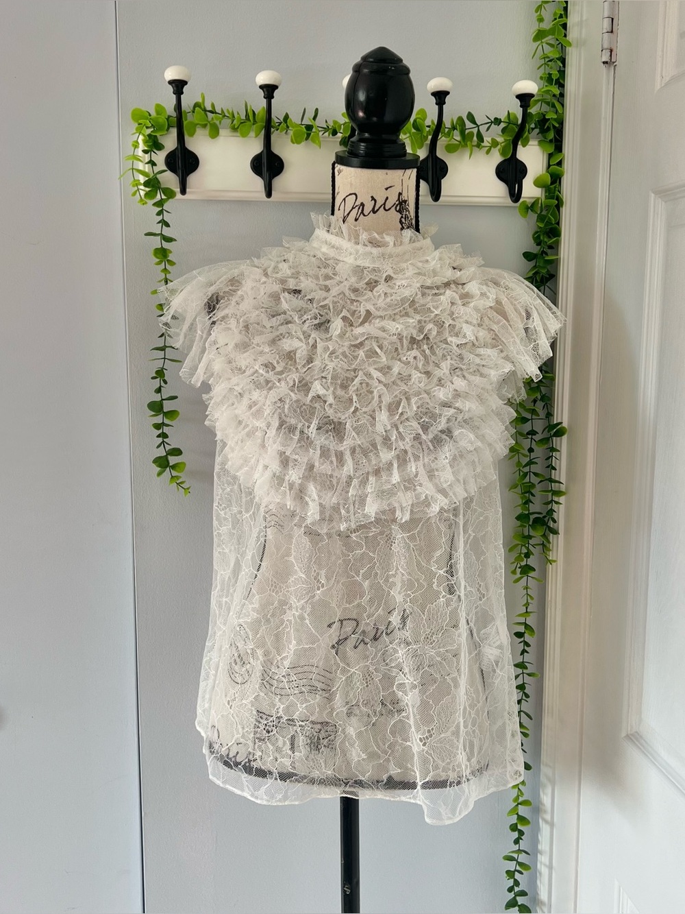 NWT Zara Simply White Ruffle Lace Floral Decorative Blouse